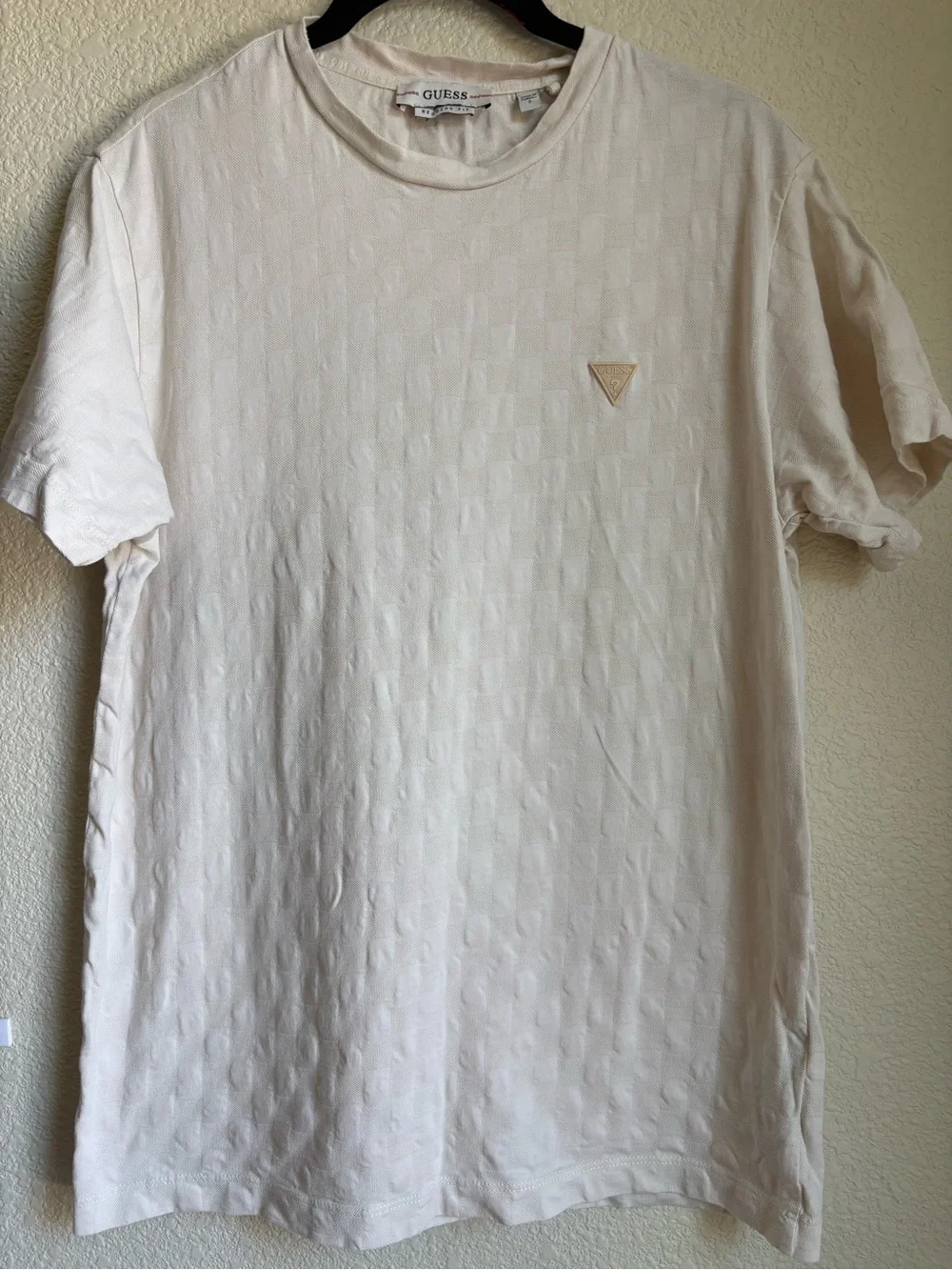 Guess NWOT Mens Cream Crewneck Short-Sleeve T-Shirt Size M, S - Picture 2 of 4